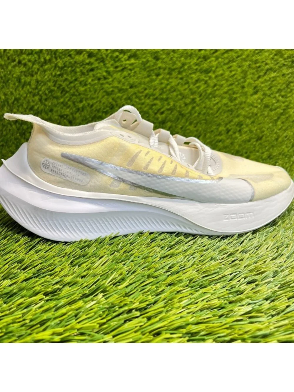 Nike Zoom Gravity Womens Size 8 Beige White Athletic Running Shoes Sneakers